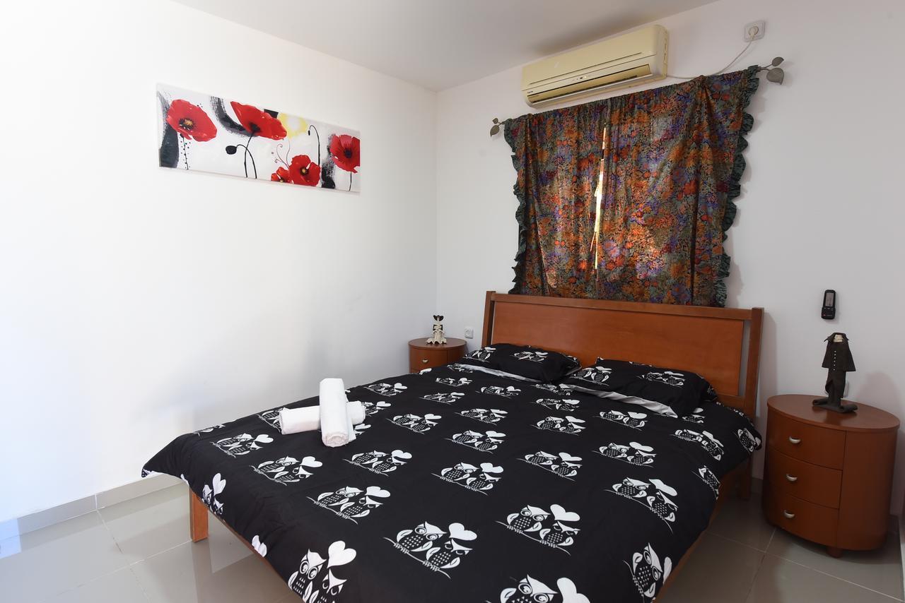 Flintstone Guest House 埃拉特 外观 照片